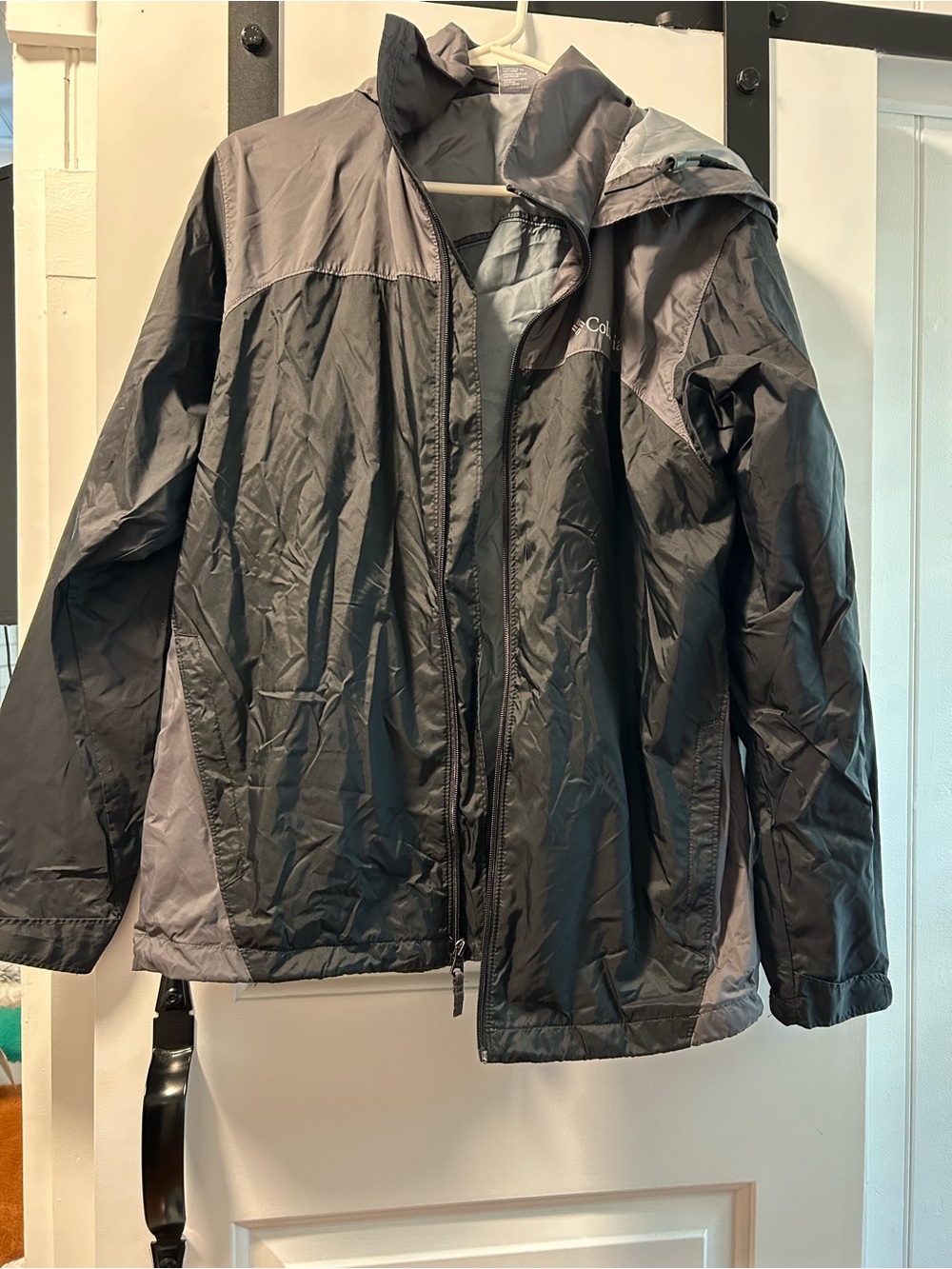 Columbia Men’s Black and Gray Lightweight Rain Jacket